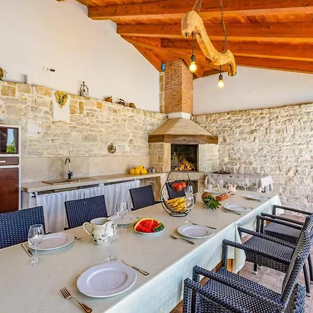 Villa Lanca By