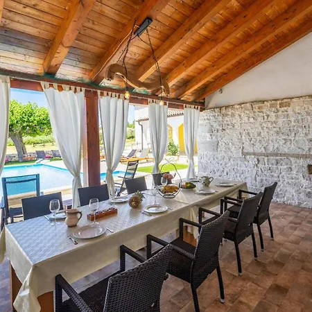 Villa Lanca By *