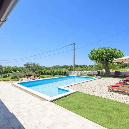 Villa Lanca By